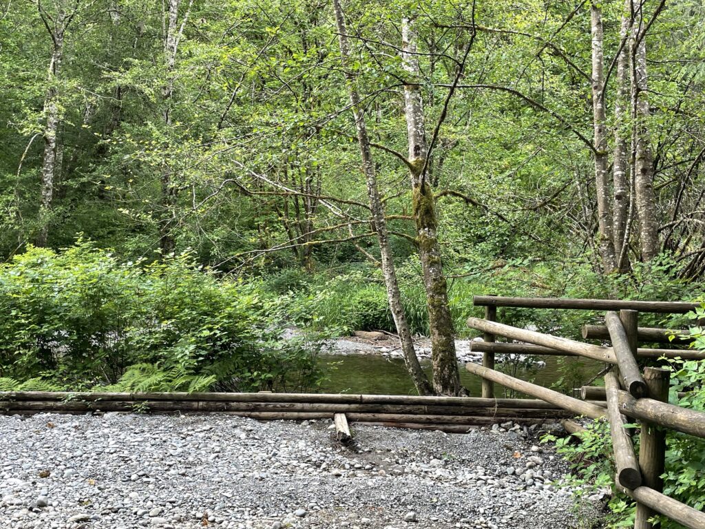 Goldstream Park（ゴールドストリームパーク）でBBQ！ダウンタウンから車で30分の大自然【カナダビクトリア】